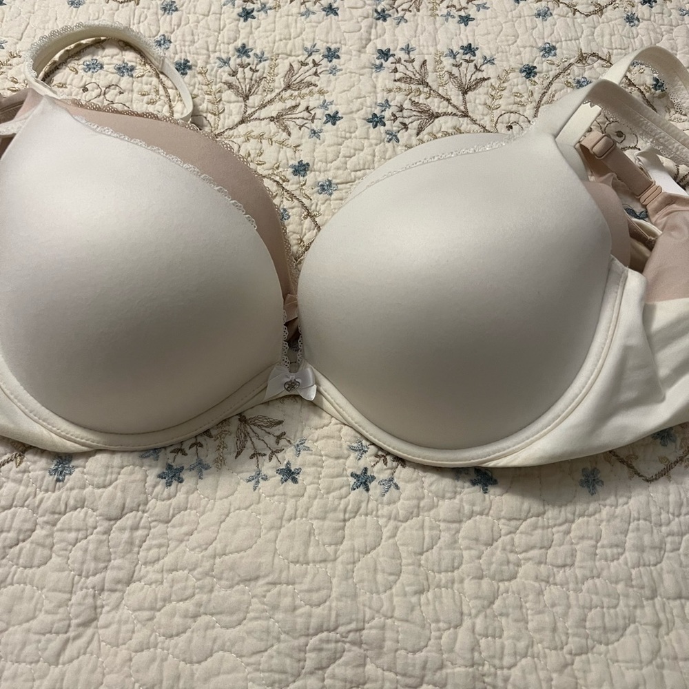 Victoria Secret 38C New Bras without tags